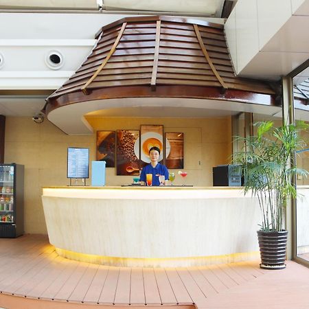 Radisson Blu Hotel Shanghai New World Exterior photo