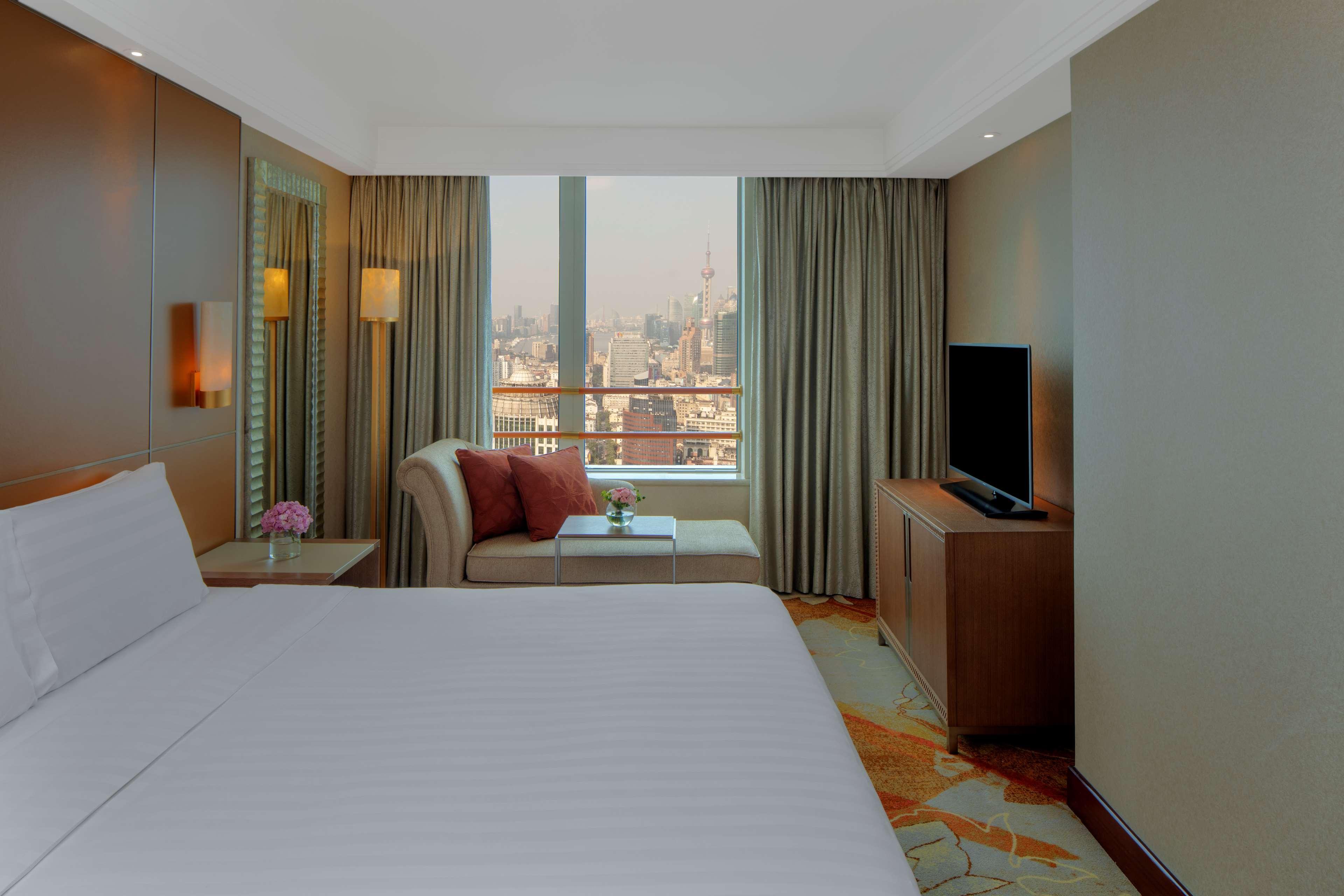Radisson Blu Hotel Shanghai New World Exterior photo